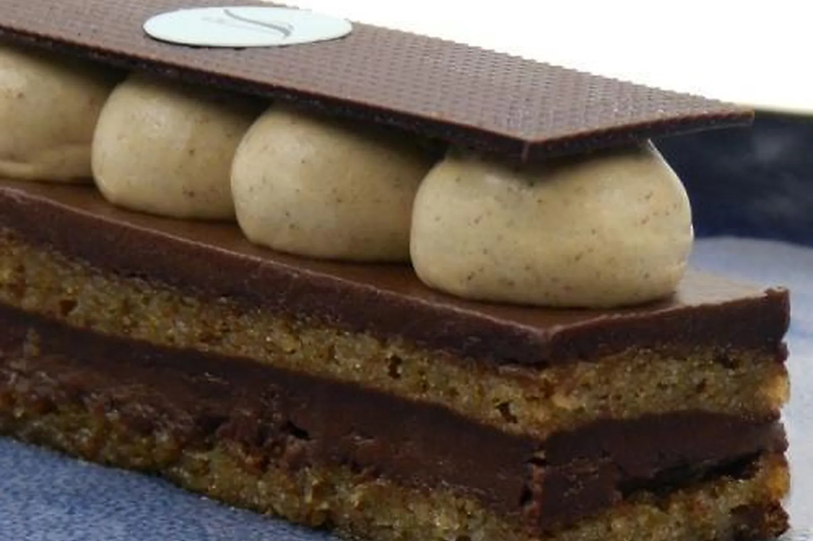 Auvergne-Rhône-Alpes, TRAITEURS - LYON (RHÔNE) : BRUNO SALADINO