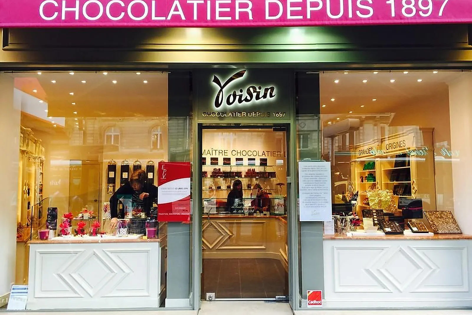 Auvergne-Rhône-Alpes, TRAITEURS - LYON (RHÔNE) : CHOCOLATS VOISIN
