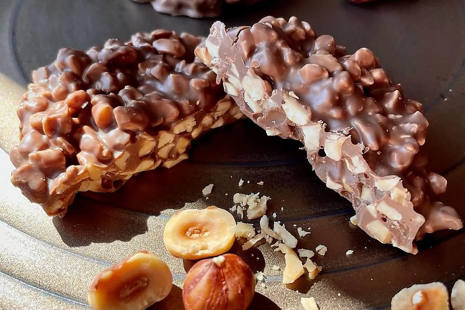 Auvergne-Rhône-Alpes, TRAITEURS - LYON (RHÔNE) : CHOCOLATS VOISIN