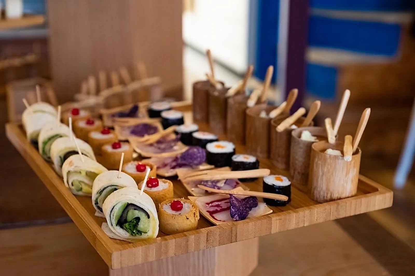 Auvergne-Rhône-Alpes, TRAITEURS - LYON (RHÔNE) : DEALER DE COOK