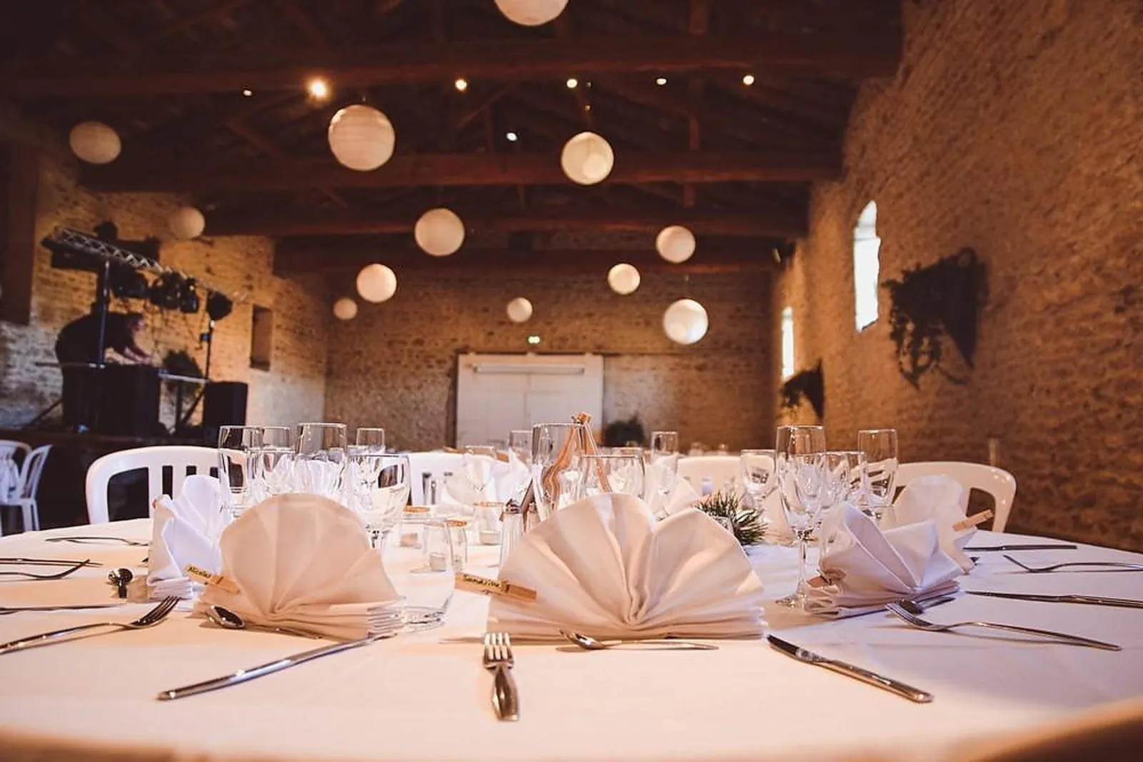 Auvergne-Rhône-Alpes, TRAITEURS - LYON (RHÔNE) : HARMONIE TRAITEUR