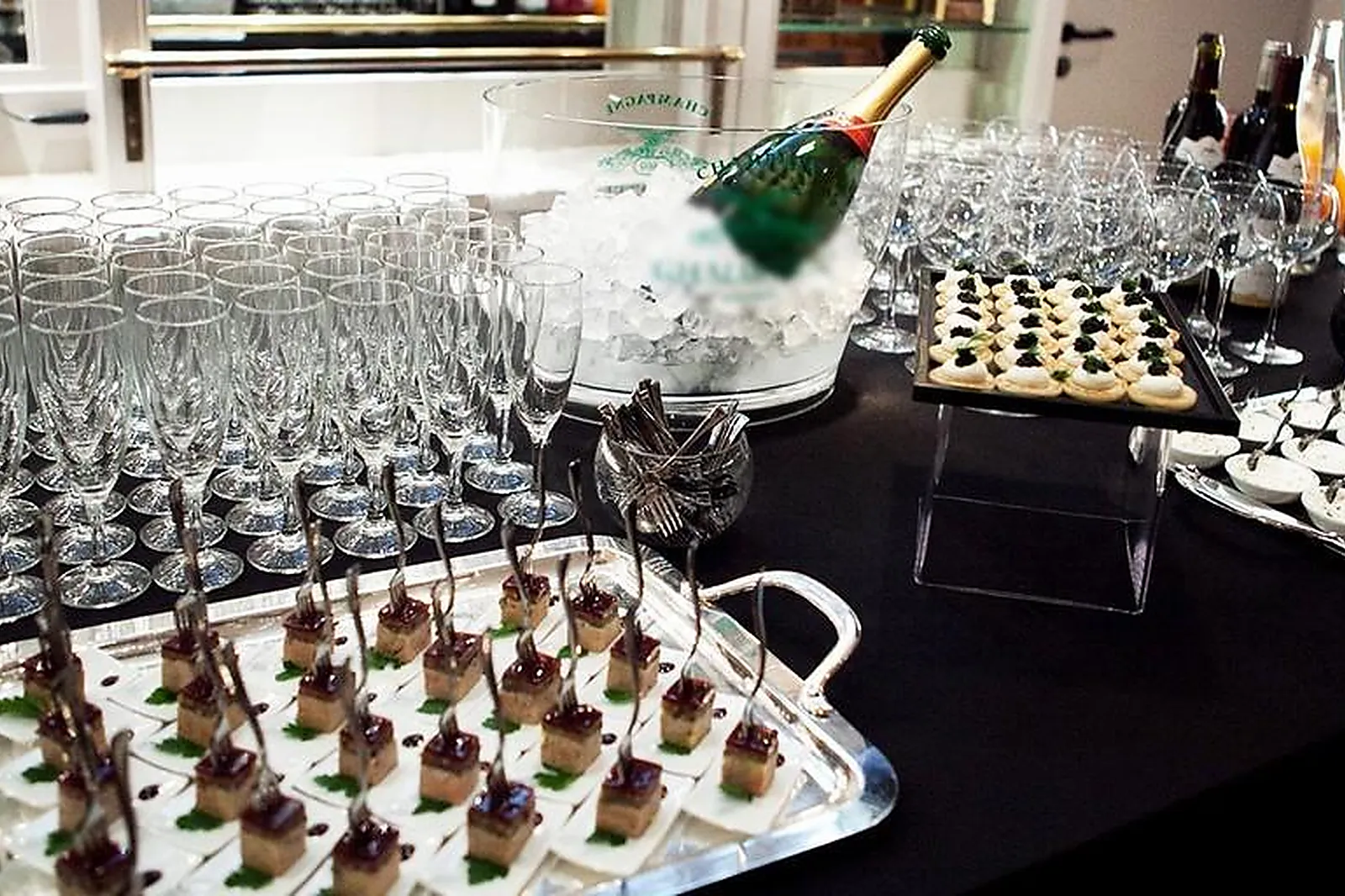 Auvergne-Rhône-Alpes, TRAITEURS - LYON (RHÔNE) : PIGNOL LYON