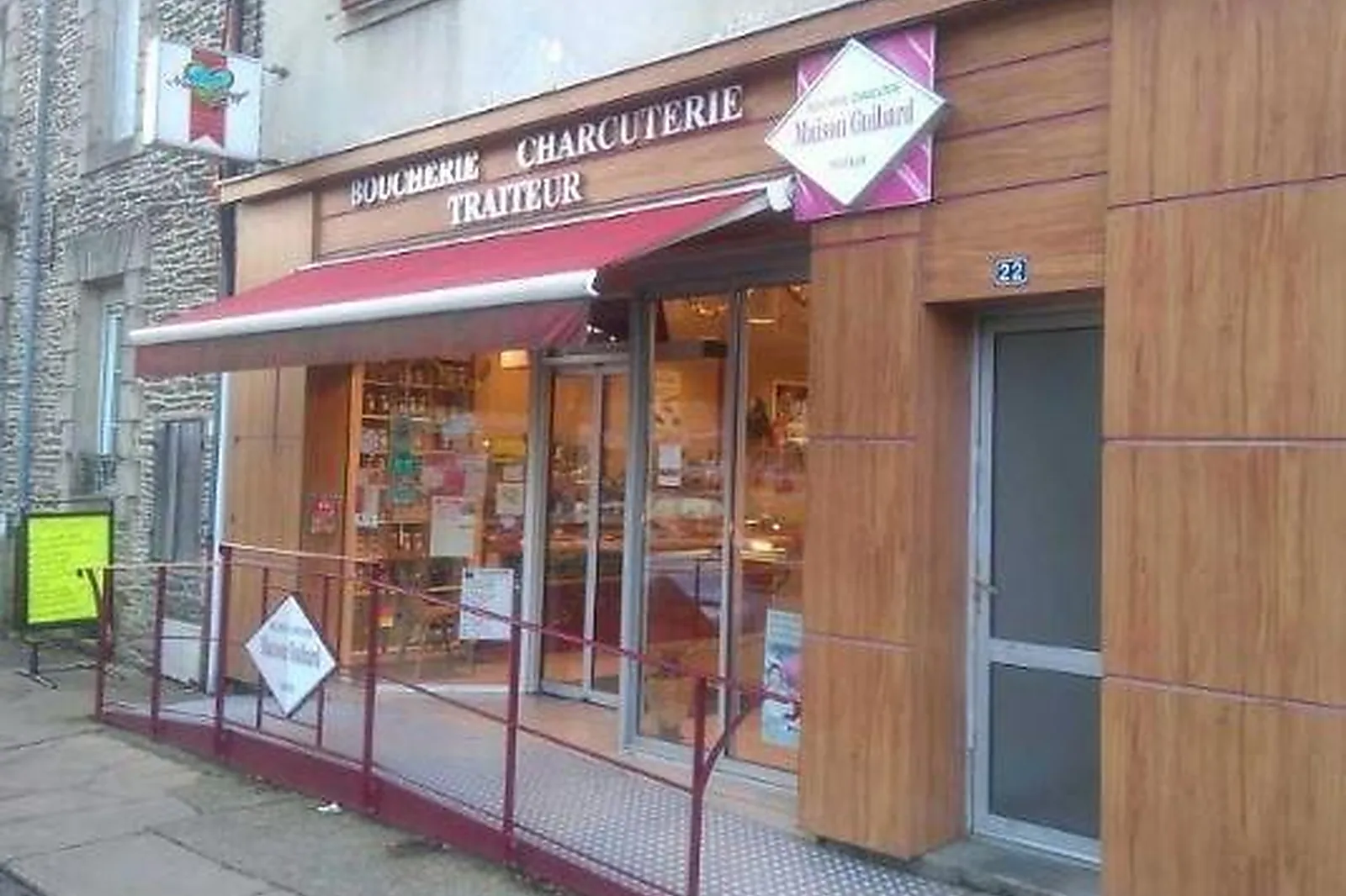 Bretagne, TRAITEURS - MALESTROIT (MORBIHAN) : GUIHARD JEAN-FRANÇOIS