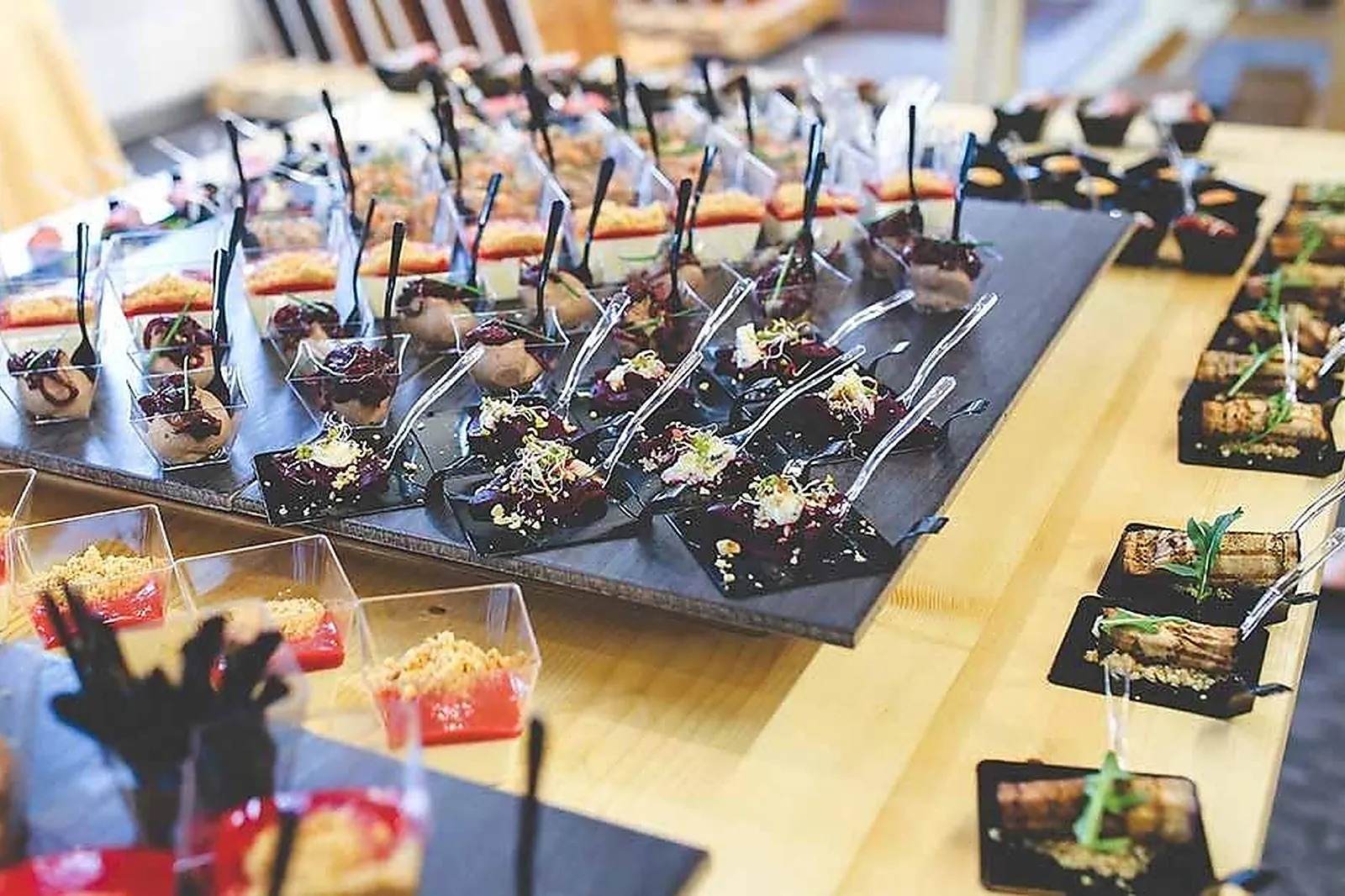 Provence-Alpes-Côte d'Azur, TRAITEURS - MARSEILLE (BOUCHES-DU-RHÔNE) : SAN CARLO TRAITEUR