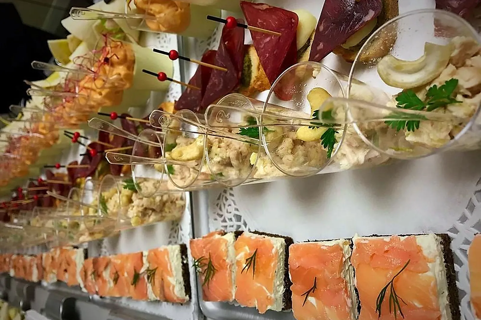 Aquitaine-Limousin-Poitou-Charentes, TRAITEURS - MERIGNAC (GIRONDE) : EN FAIM PRÊT DE CHEZ VOUS