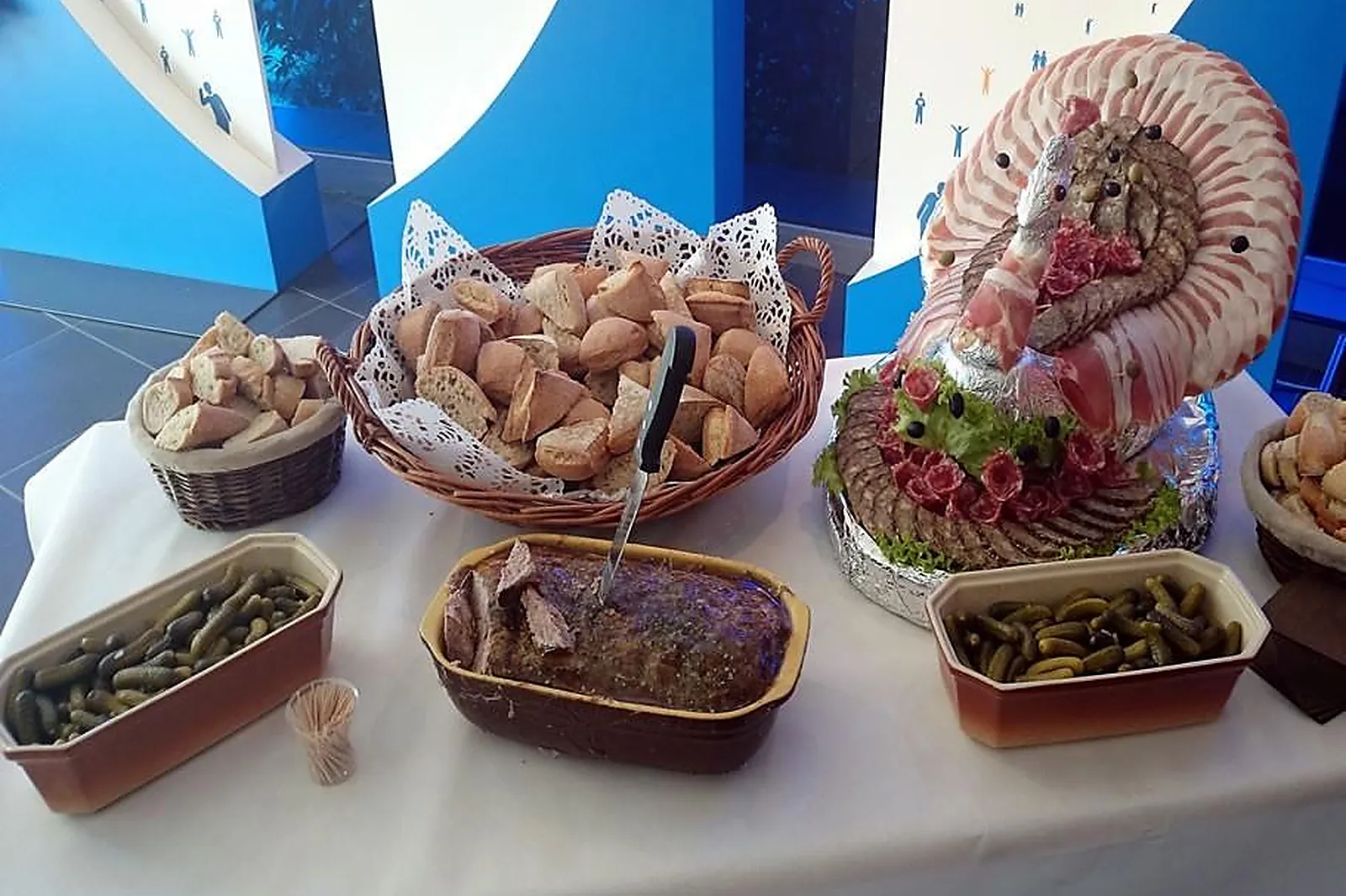 Auvergne-Rhône-Alpes, TRAITEURS - MONTBOUCHER-SUR-JABRON (DRÔME) : FRÉDÉRIC TEPPAZ TRAITEUR