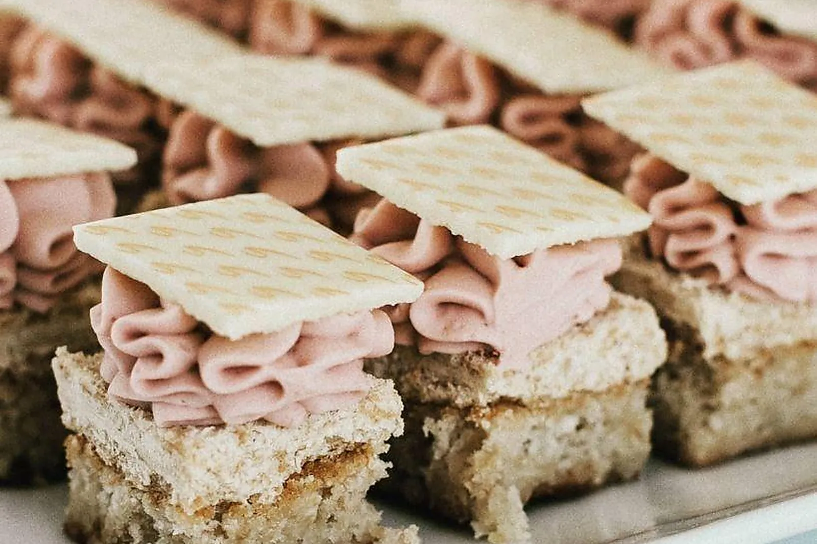 Languedoc-Roussillon-Midi-Pyrénées, TRAITEURS - MONTPELLIER (HÉRAULT) : GERMAIN TRAITEUR