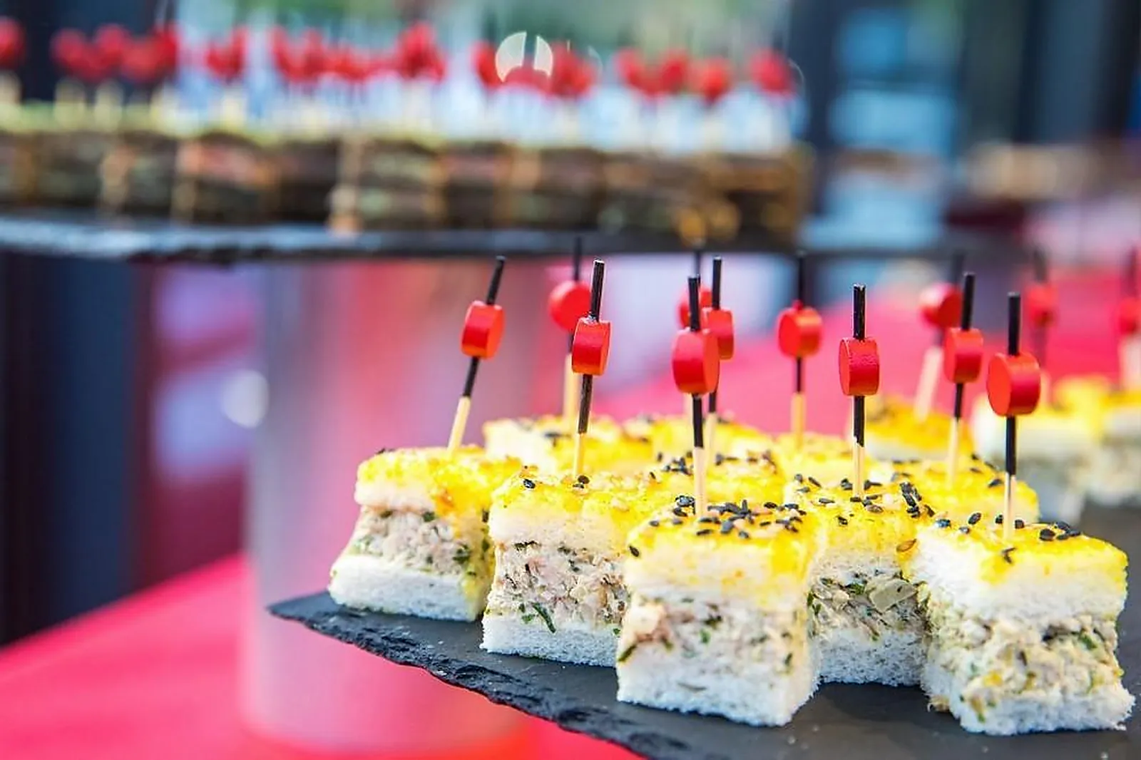 Languedoc-Roussillon-Midi-Pyrénées, TRAITEURS - MONTPELLIER (HÉRAULT) : TRAITEUR GRAND