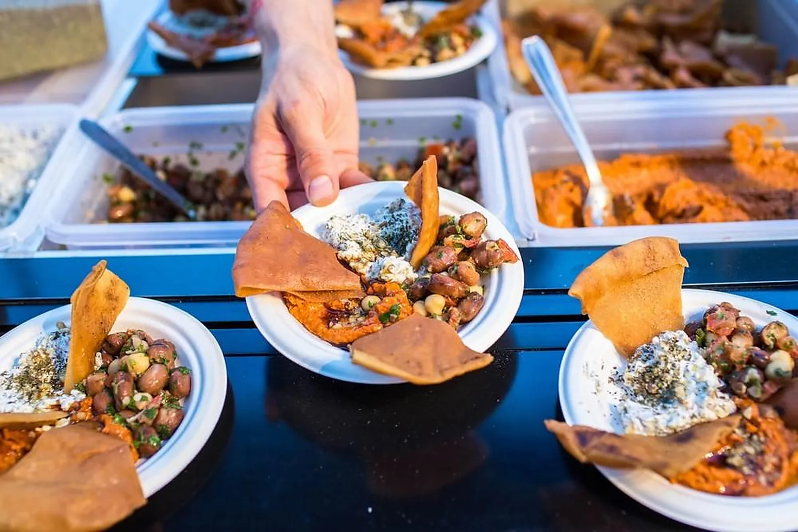 Île-de-France, TRAITEURS - MONTREUIL (SEINE-SAINT-DENIS) : LES CUISTOTS MIGRATEURS