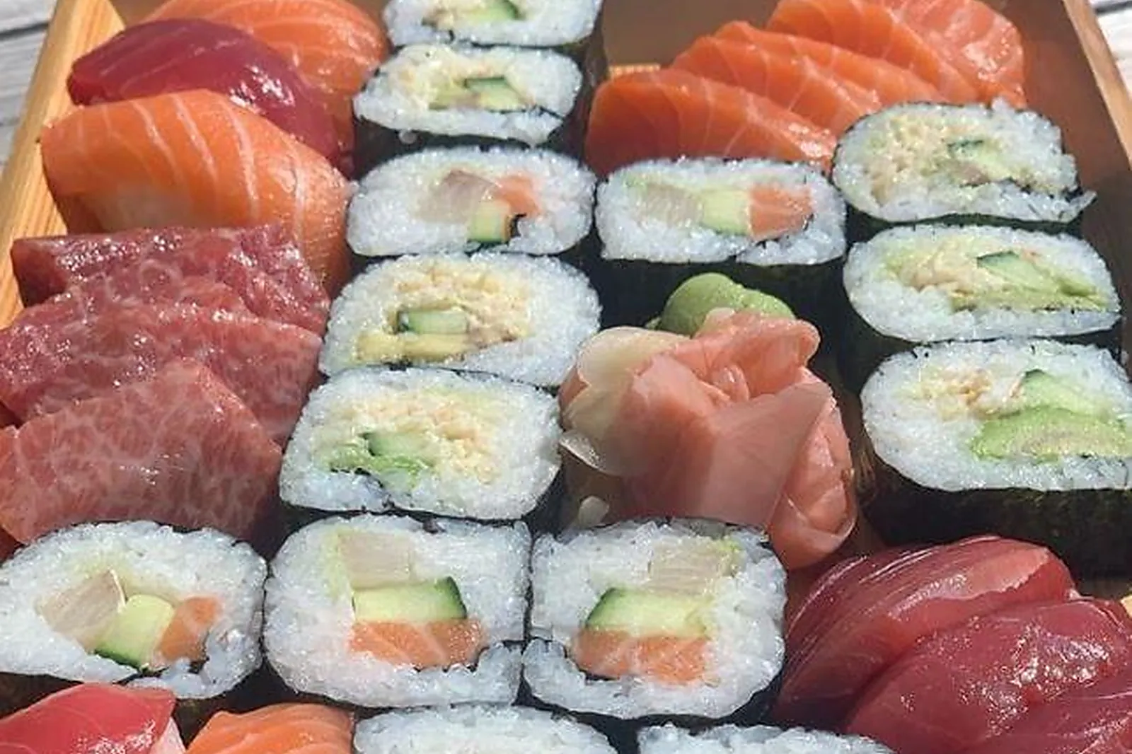 Provence-Alpes-Côte d'Azur, TRAITEURS - MOUGINS (ALPES-MARITIMES) : POISSONNERIE CHEZ LAURENT