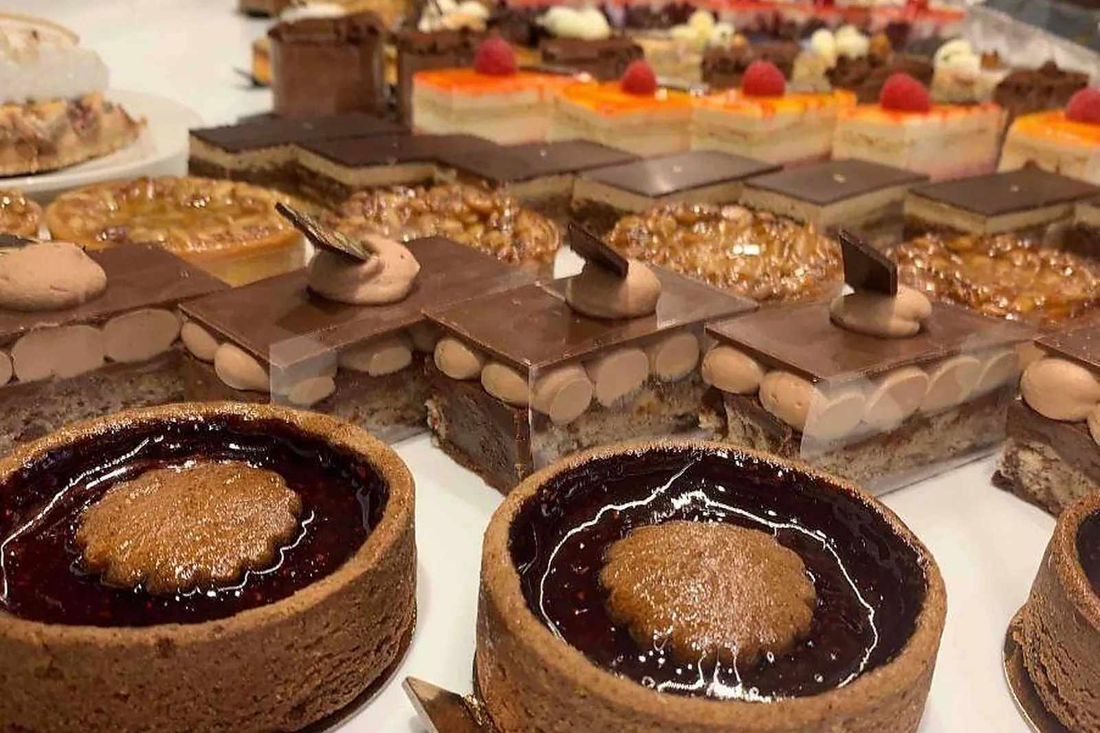 Alsace-Champagne-Ardenne-Lorraine, TRAITEURS - MULHOUSE (HAUT-RHIN) : HELFTER CLAUDE PÂTISSERIE