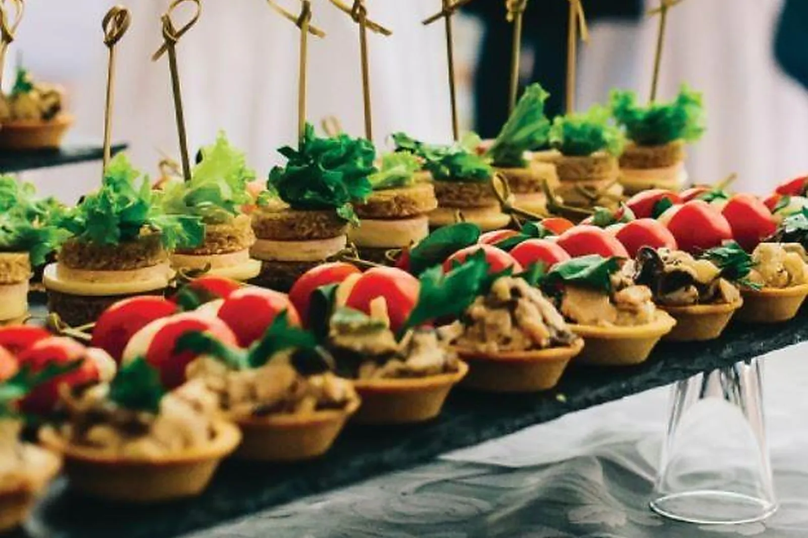 Languedoc-Roussillon-Midi-Pyrénées, TRAITEURS - MÉJANNES LÈS ALÈS (GARD) : FERME DES SAVEURS