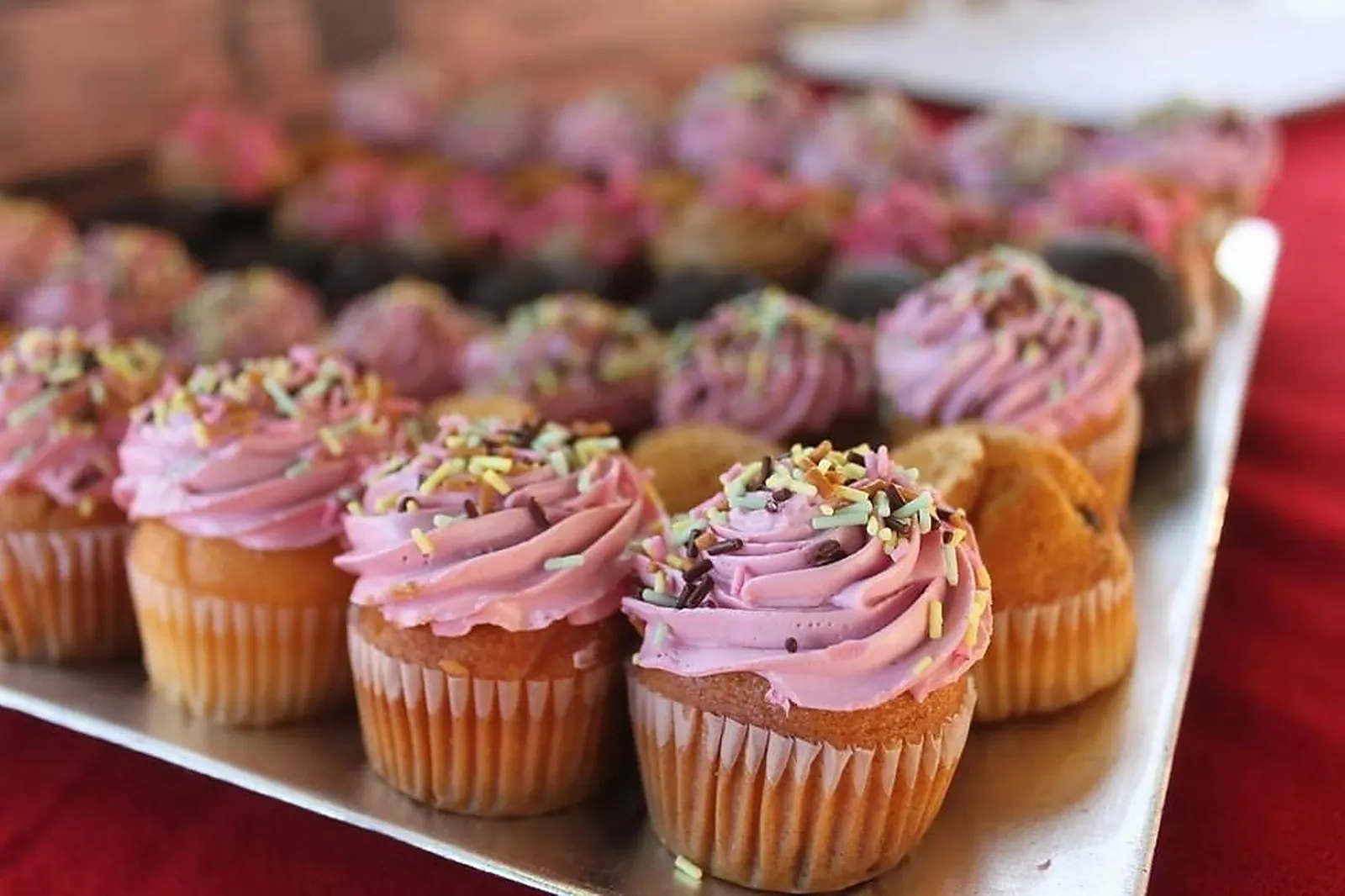 Île-de-France, TRAITEURS - NANTERRE (HAUTS-DE-SEINE) : LE CONCURRENT GOURMAND