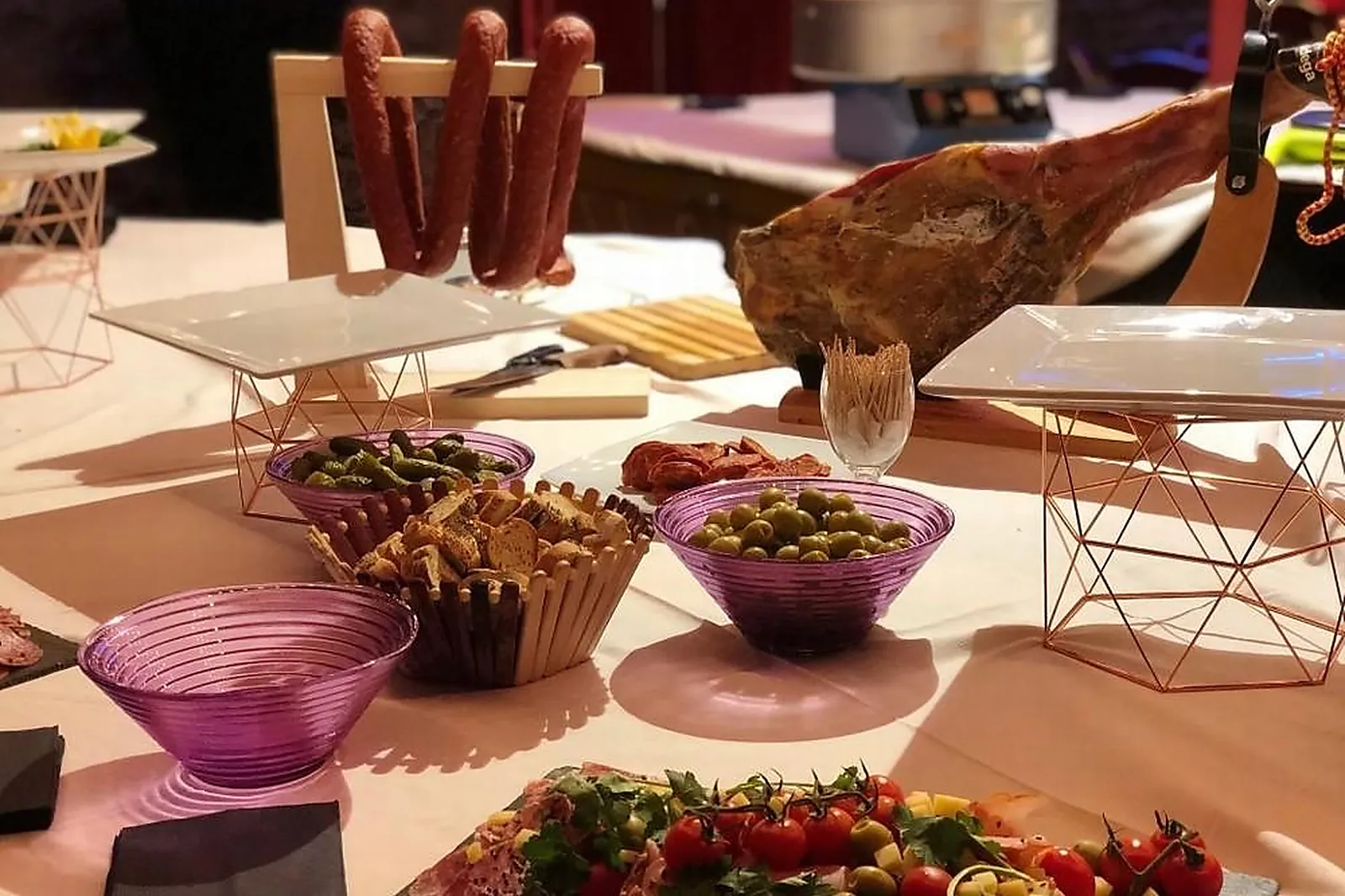 Île-de-France, TRAITEURS - NANTERRE (HAUTS-DE-SEINE) : LE CONCURRENT GOURMAND