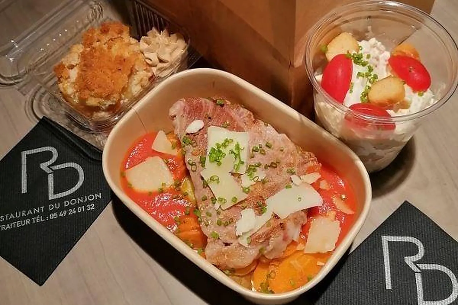 Aquitaine-Limousin-Poitou-Charentes, TRAITEURS - NIORT (DEUX-SÈVRES) : RESTAURANT DU DONJON