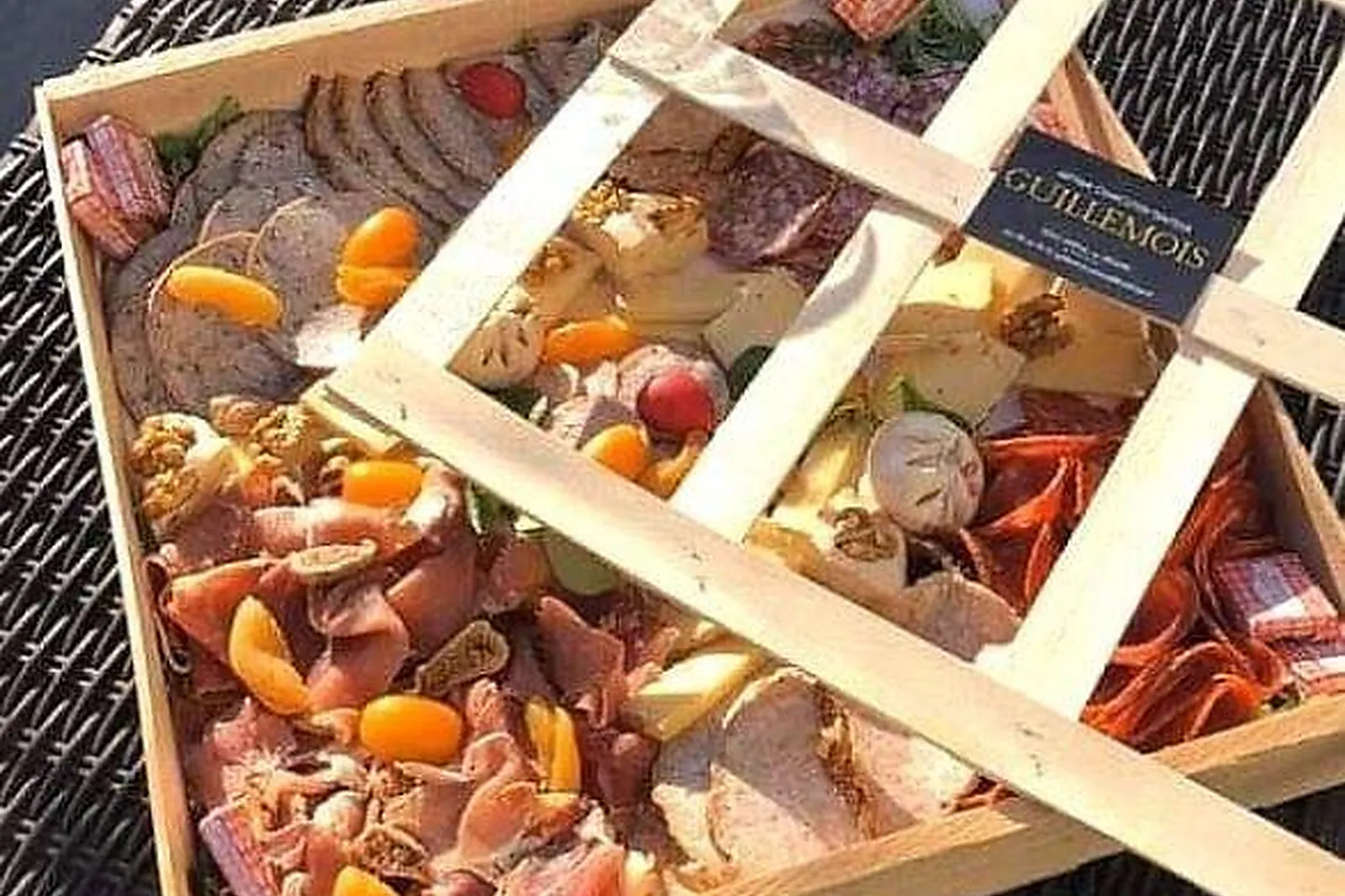 Bretagne, TRAITEURS - NOYAL SUR VILAINE (ILLE-ET-VILAINE) : GUILLEMOIS PASCAL ET MIREILLE