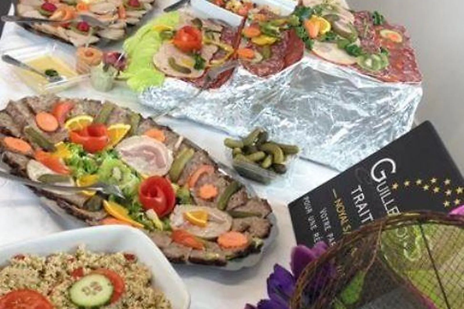 Bretagne, TRAITEURS - NOYAL SUR VILAINE (ILLE-ET-VILAINE) : GUILLEMOIS PASCAL ET MIREILLE