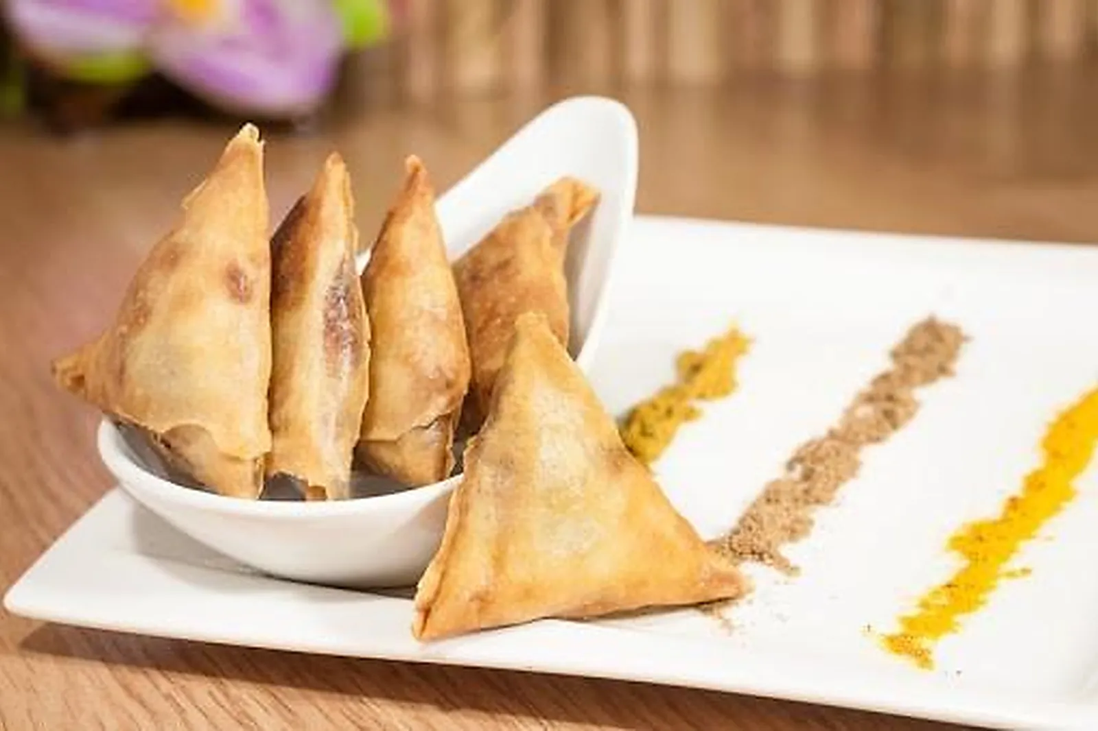 Languedoc-Roussillon-Midi-Pyrénées, TRAITEURS - ORDIZAN (HAUTES-PYRÉNÉES) : ESCALES CRÉOLES