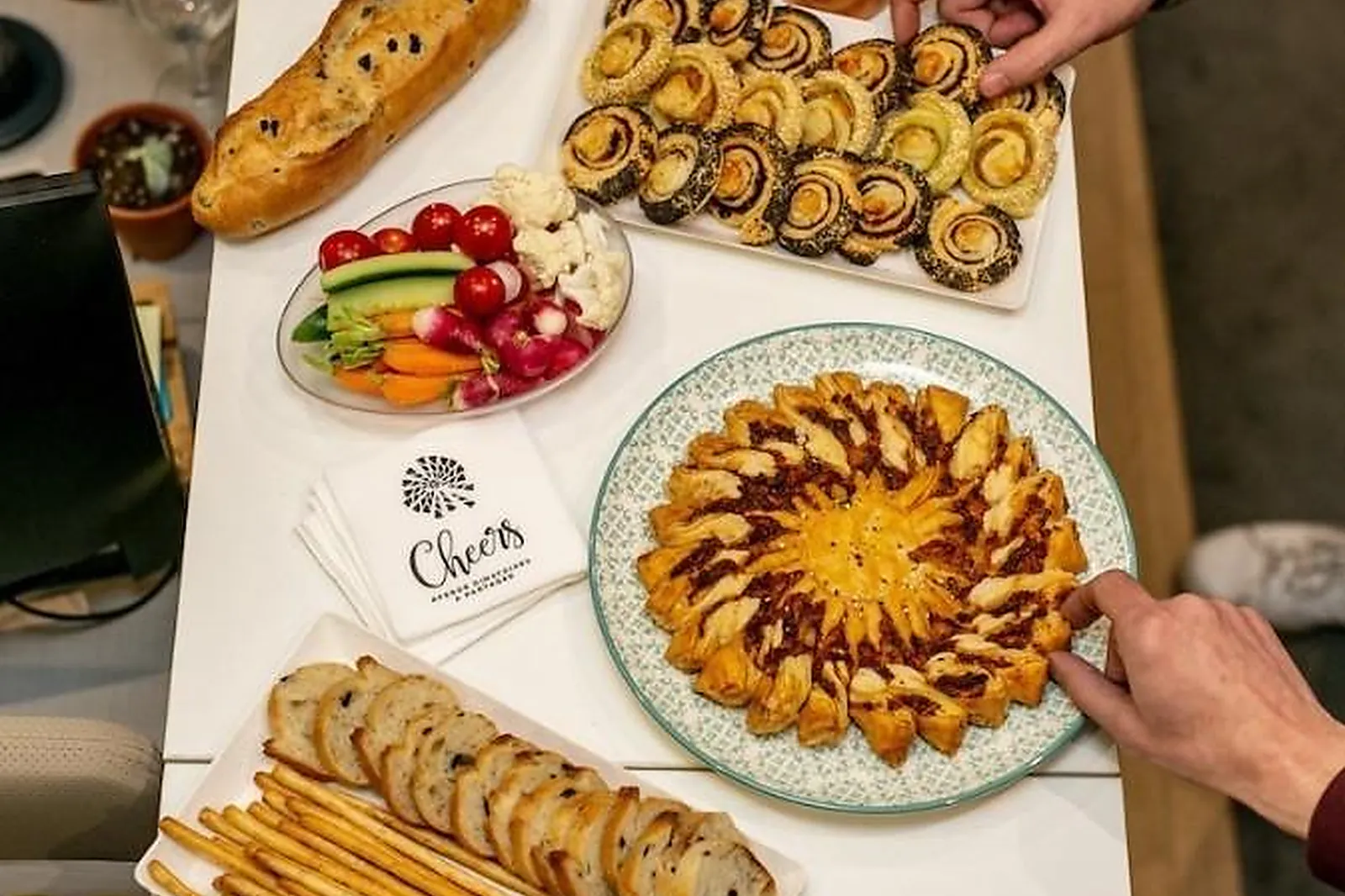 Île-de-France, TRAITEURS - PARIS (PARIS) : CHEERS