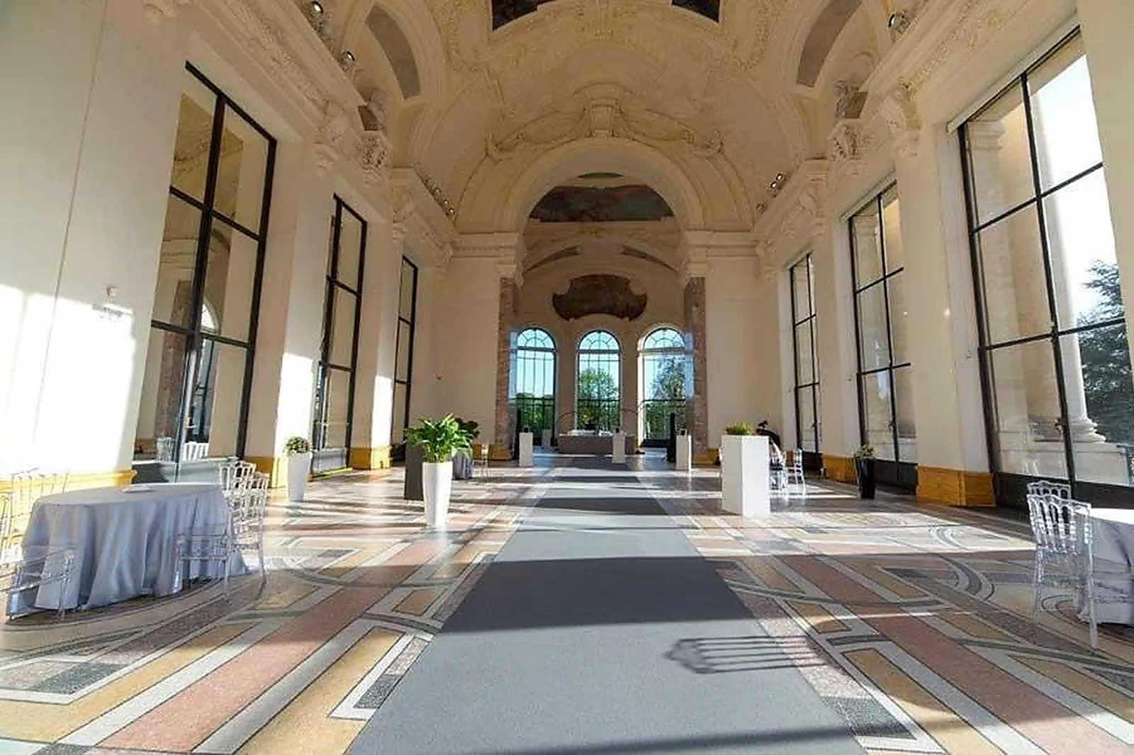 Île-de-France, TRAITEURS - PARIS (PARIS) : LUSTYK