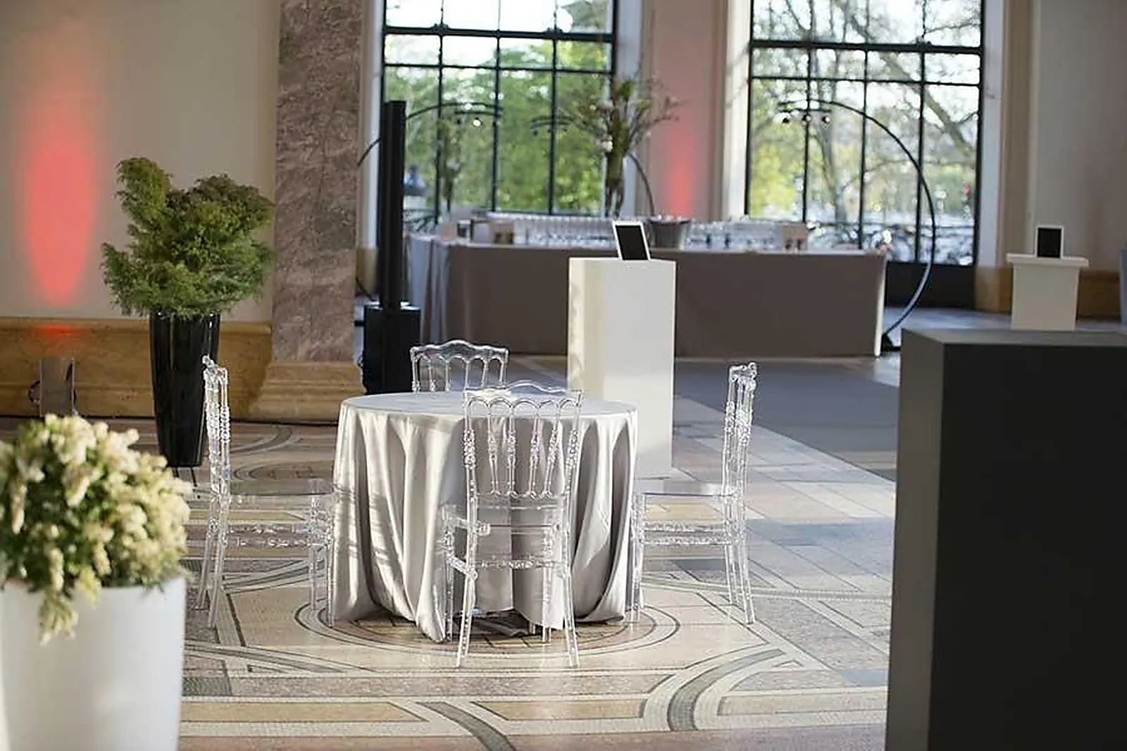 Île-de-France, TRAITEURS - PARIS (PARIS) : LUSTYK