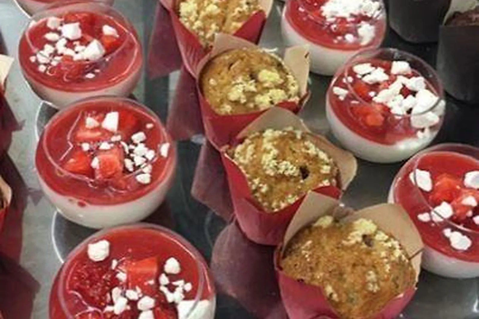 Provence-Alpes-Côte d'Azur, TRAITEURS - PORT FRÉJUS (VAR) : LE VAN DAM (SARL)