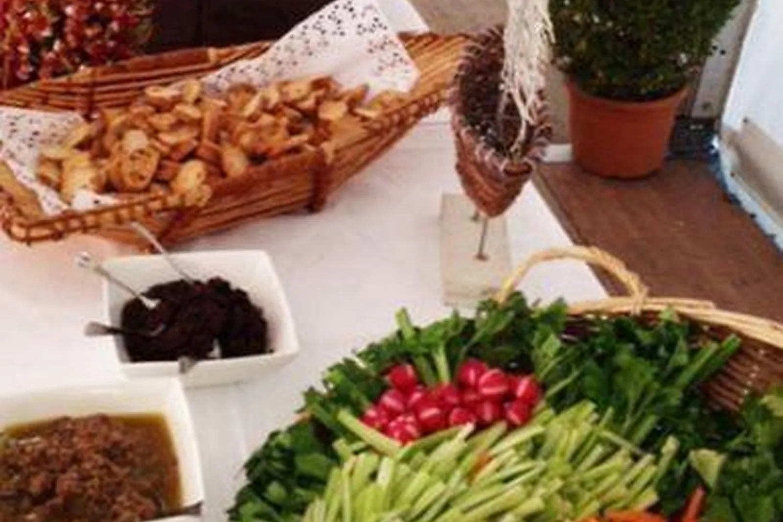 Provence-Alpes-Côte d'Azur, TRAITEURS - PORT FRÉJUS (VAR) : LE VAN DAM (SARL)