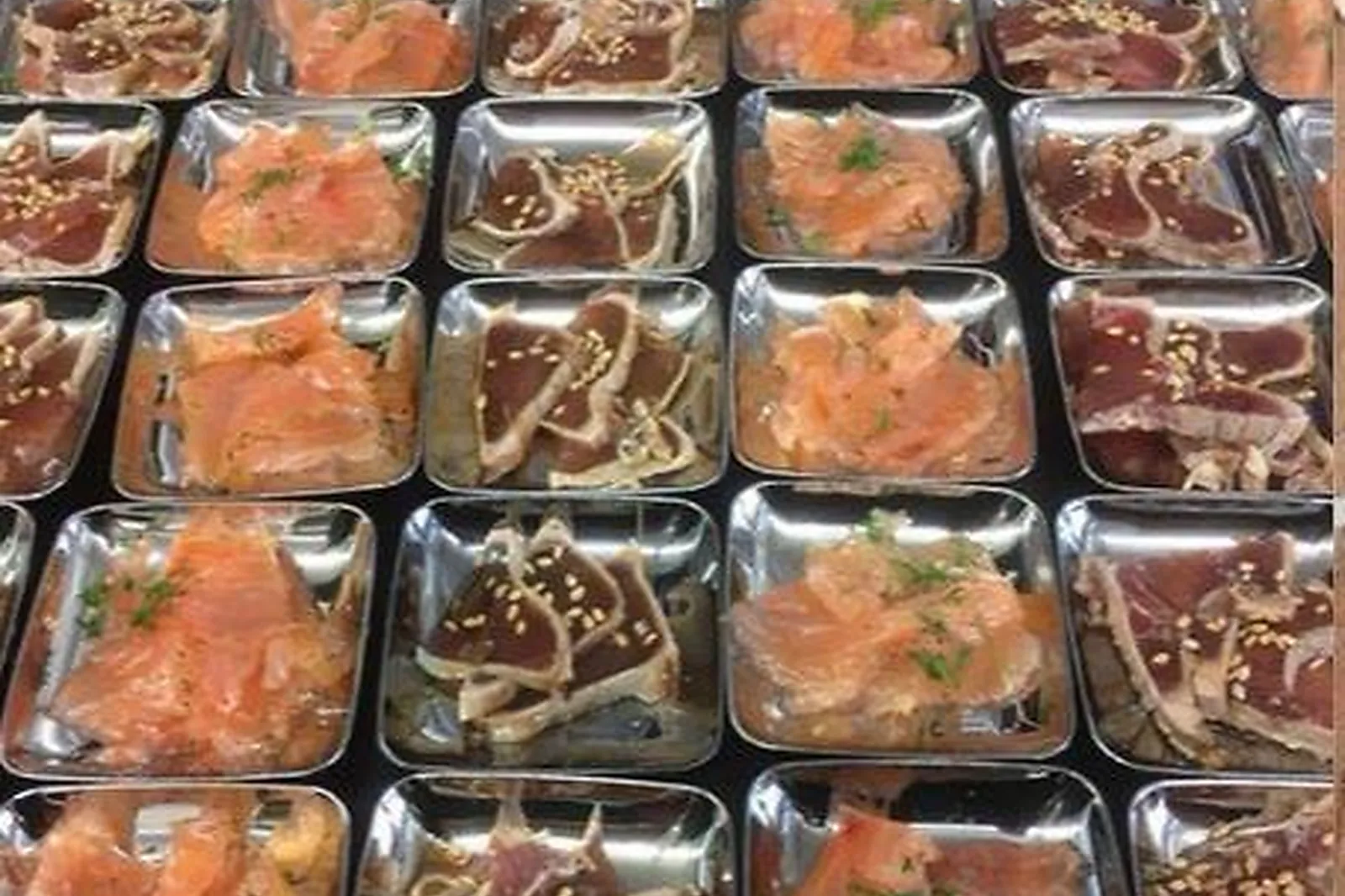 Provence-Alpes-Côte d'Azur, TRAITEURS - PORT FRÉJUS (VAR) : LE VAN DAM (SARL)