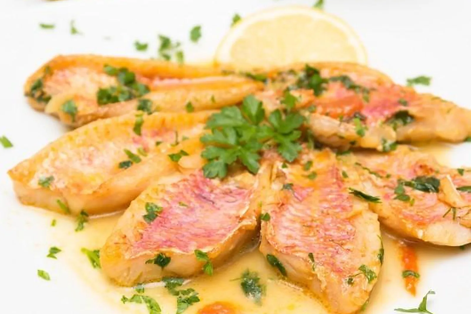 Nord-Pas-de-Calais-Picardie, TRAITEURS - PORQUÉRICOURT (OISE) : FABRIQUE À DÉLICES