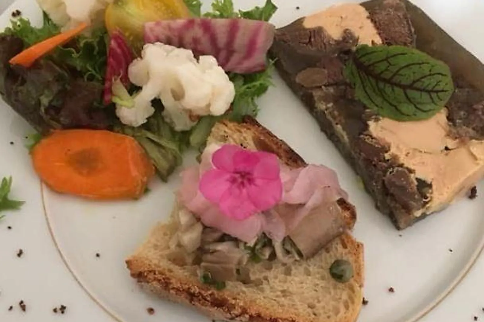 Languedoc-Roussillon-Midi-Pyrénées, TRAITEURS - RODEZ (AVEYRON) : FRANÇOIS ARNAUD TRAITEUR