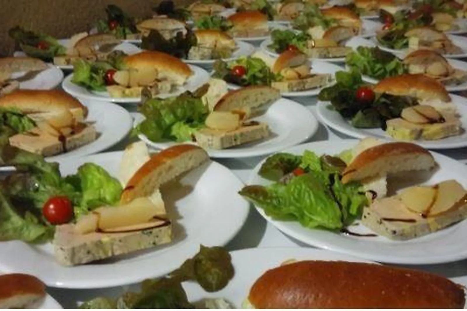 Aquitaine-Limousin-Poitou-Charentes, TRAITEURS - ROQUEFORT (LOT-ET-GARONNE) : LA LICORNE