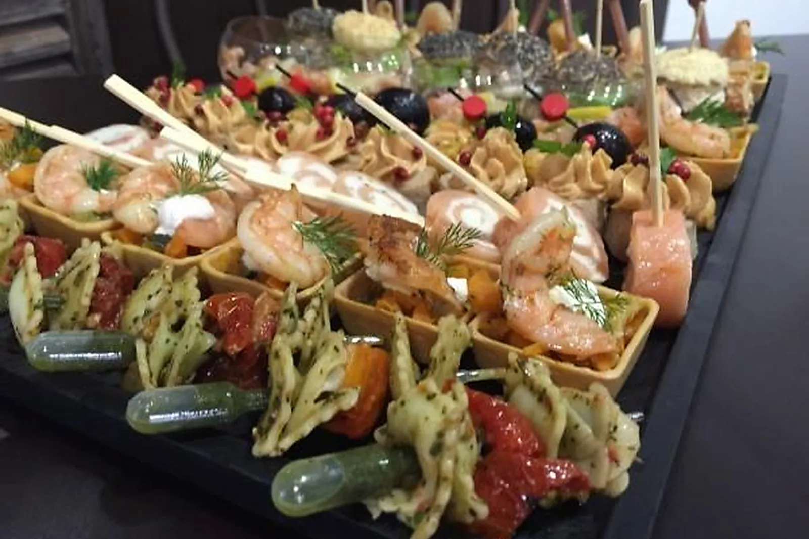 Auvergne-Rhône-Alpes, TRAITEURS - SAINTE CONSORCE (RHÔNE) : TRAITEUR LEA PASSION