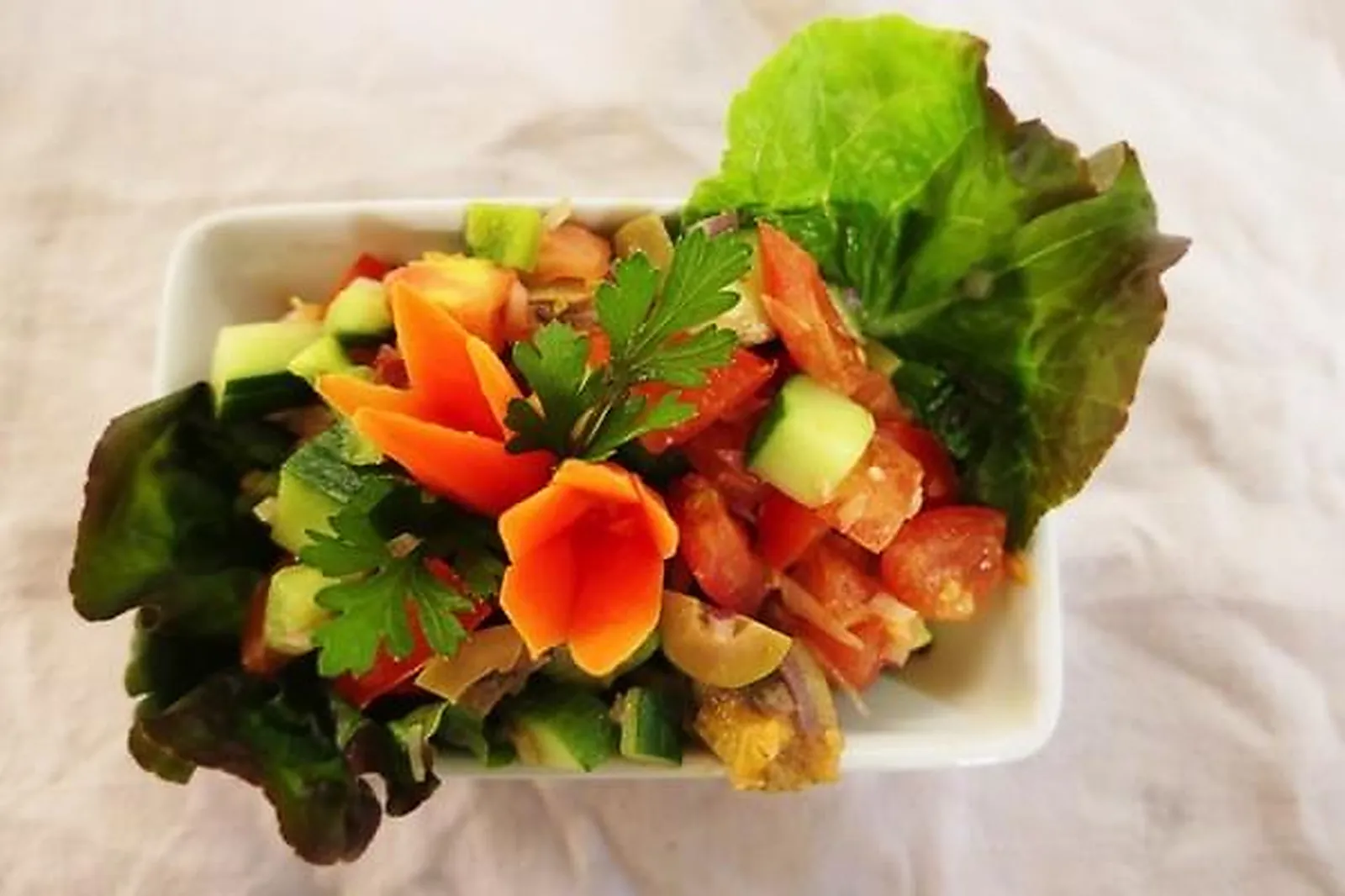 Auvergne-Rhône-Alpes, TRAITEURS - SAINT-ANDRE-LE-GAZ (ISÈRE) : DANSE LES PAPILLES