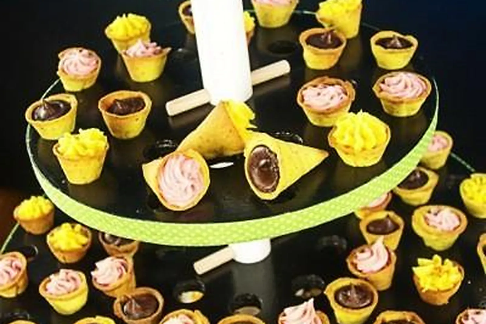 Auvergne-Rhône-Alpes, TRAITEURS - SAINT-ANDRE-LE-GAZ (ISÈRE) : DANSE LES PAPILLES