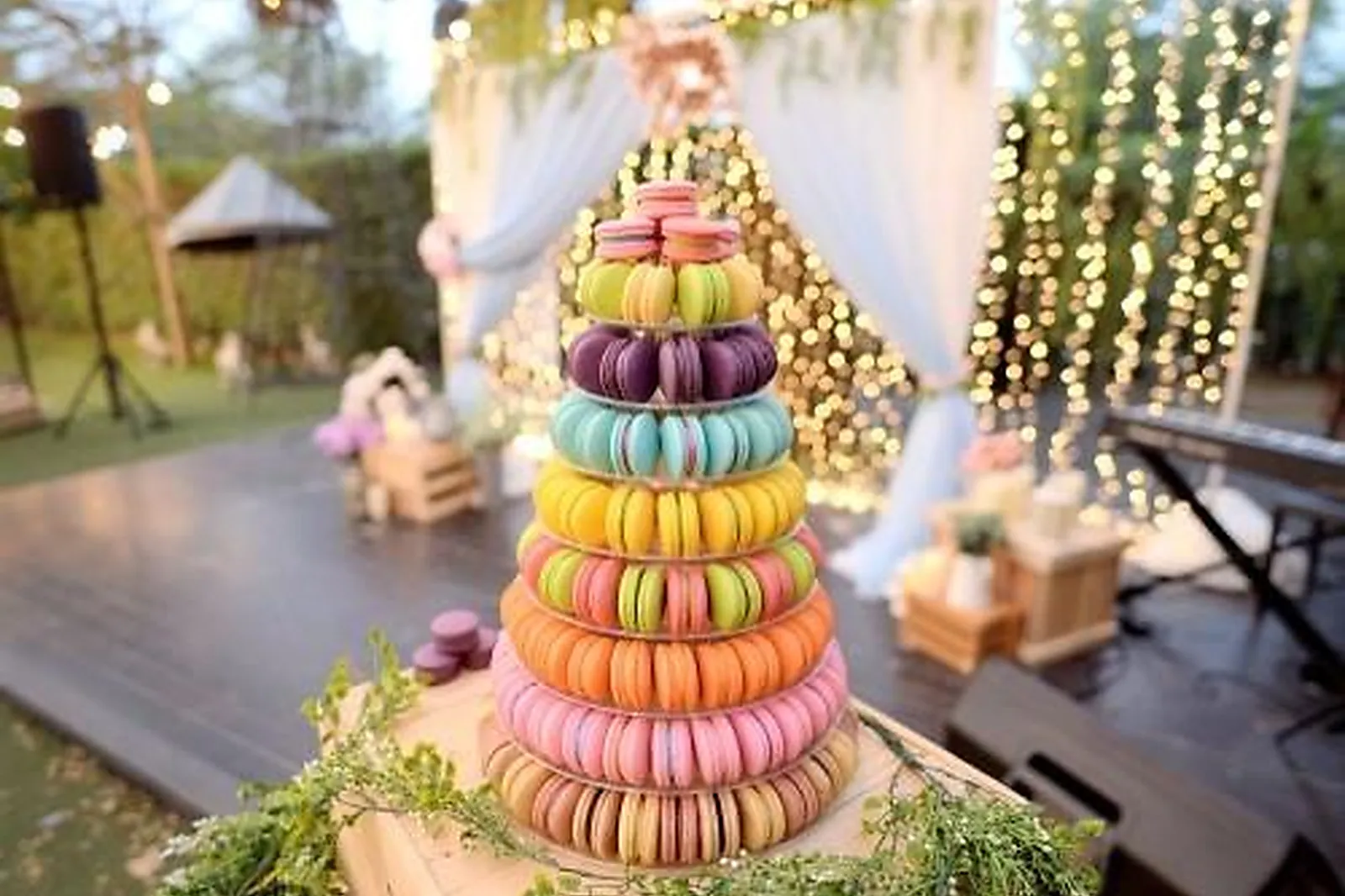 Languedoc-Roussillon-Midi-Pyrénées, TRAITEURS - SAINT-JORY (HAUTE-GARONNE) : MACARONS LOUZIEH