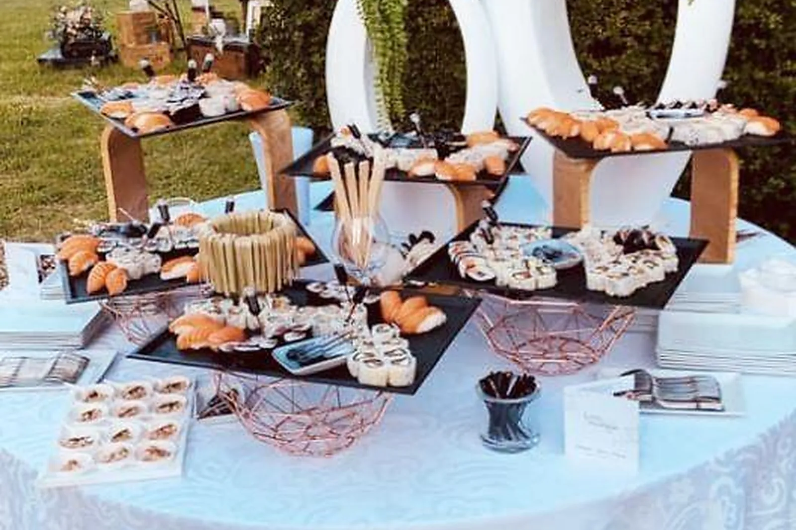 Languedoc-Roussillon-Midi-Pyrénées, TRAITEURS - SAINT-MAMERT-DU-GARD (GARD) : LYEL TRAITEUR