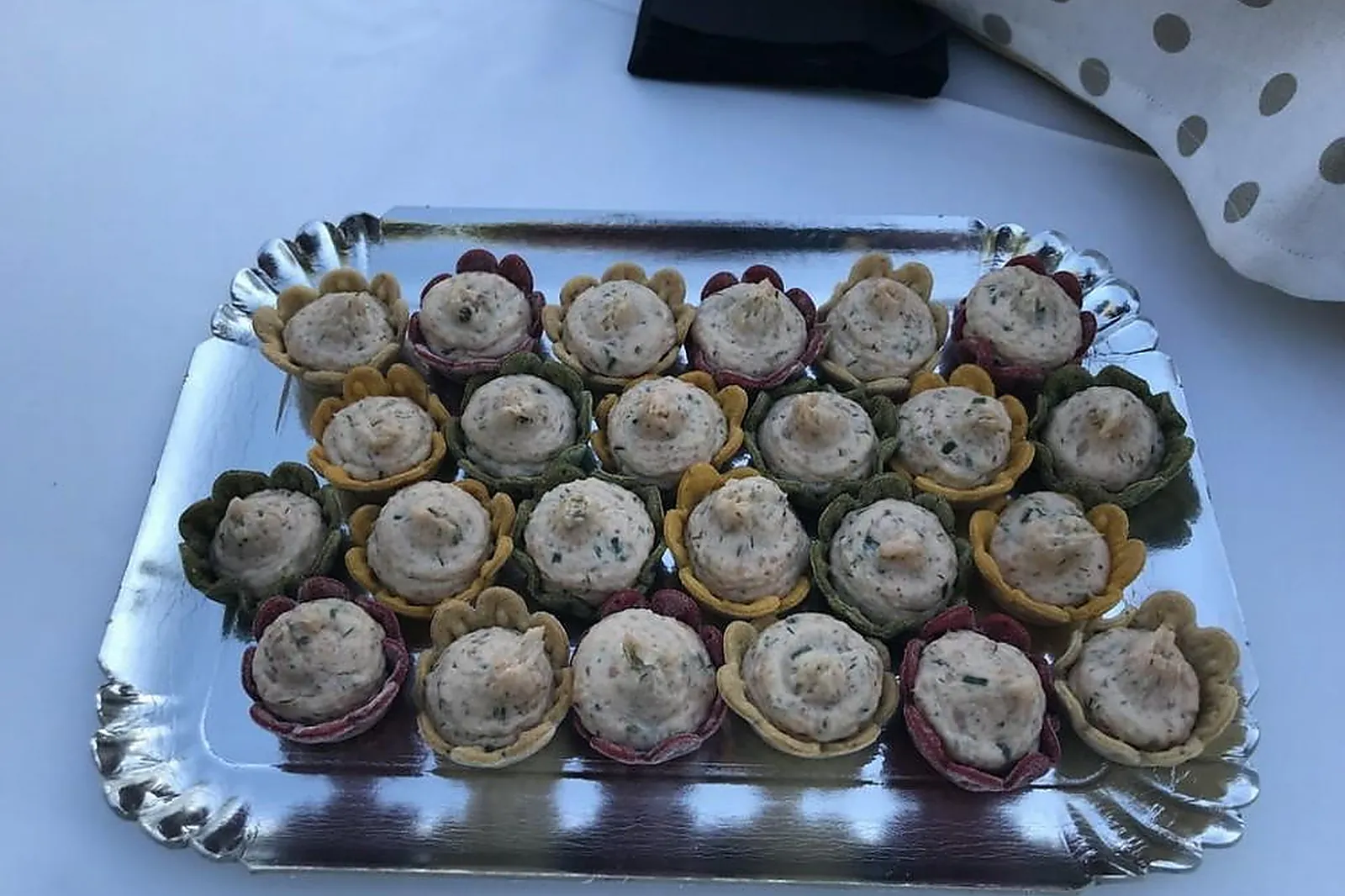 Provence-Alpes-Côte d'Azur, TRAITEURS - SAINT-MARTIN-DE-CRAU (BOUCHES-DU-RHÔNE) : LA CUISINE DE FABIEN