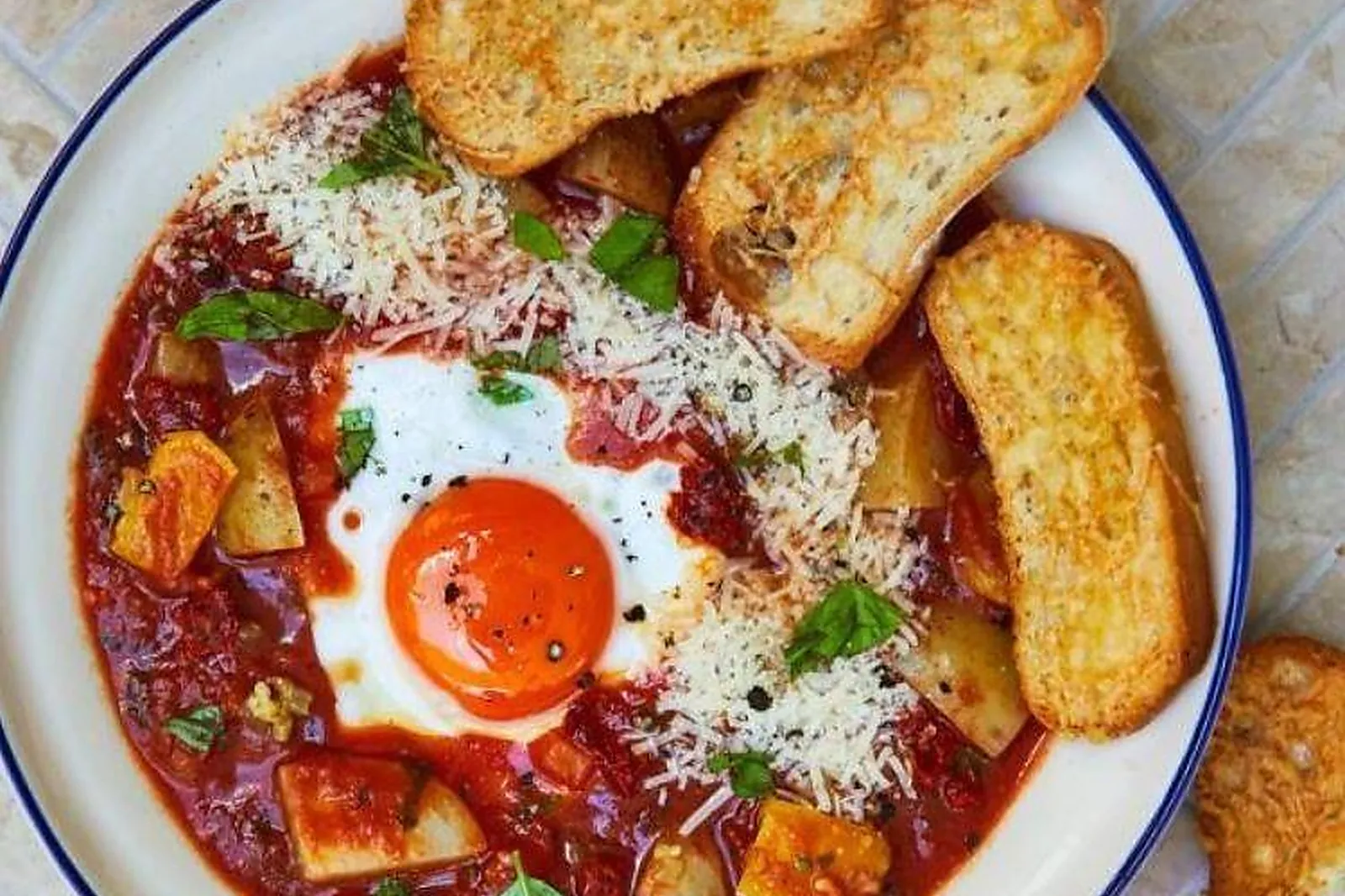 Pays de la Loire, TRAITEURS - SAINT-MELAINE-SUR-AUBANCE (MAINE-ET-LOIRE) : GOUSTO TRAITEUR