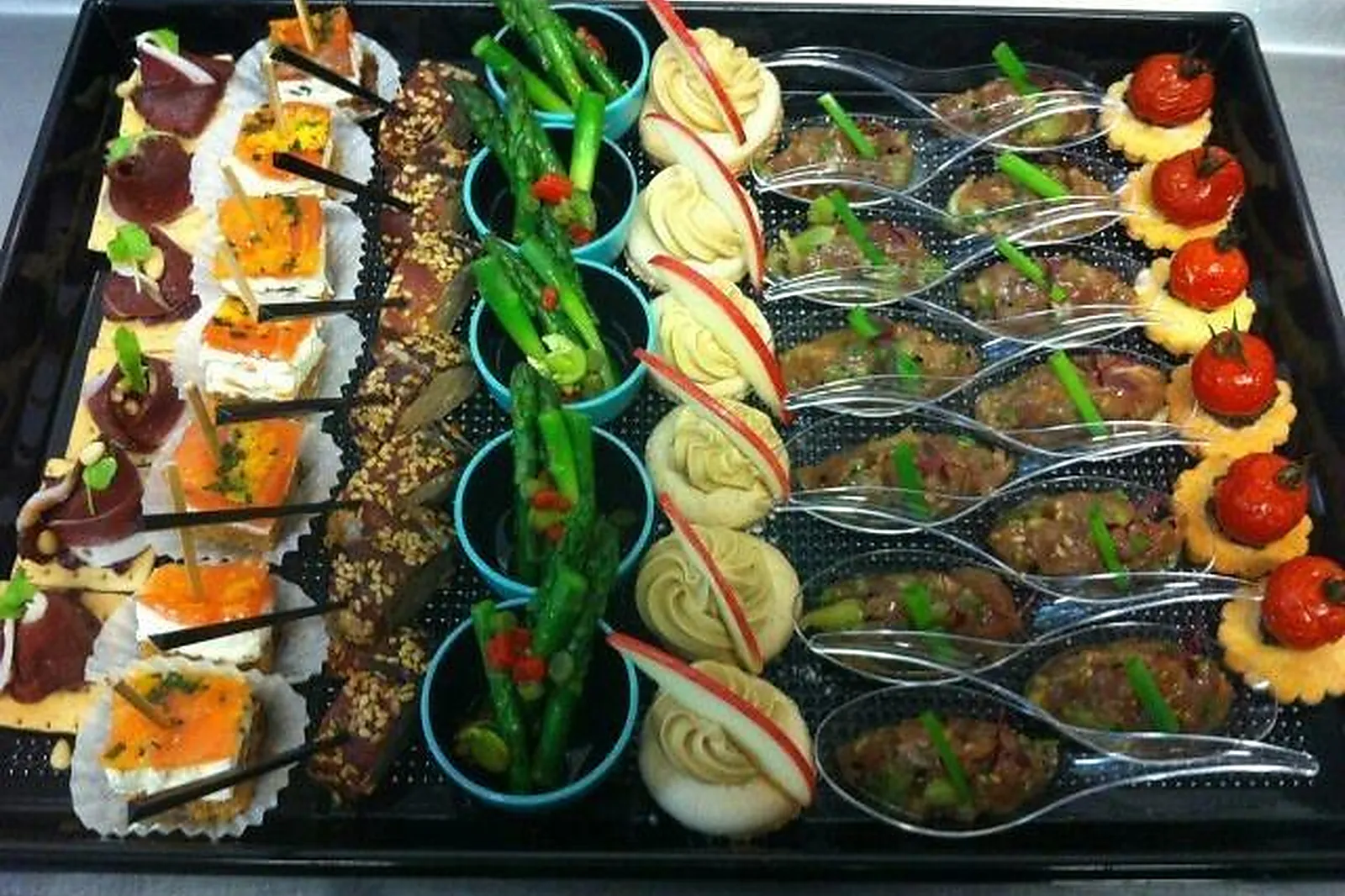 Aquitaine-Limousin-Poitou-Charentes, TRAITEURS - SAINT-SULPICE-ET-CAMEYRAC (GIRONDE) : TRAITEUR TENDANCE & TRADITION