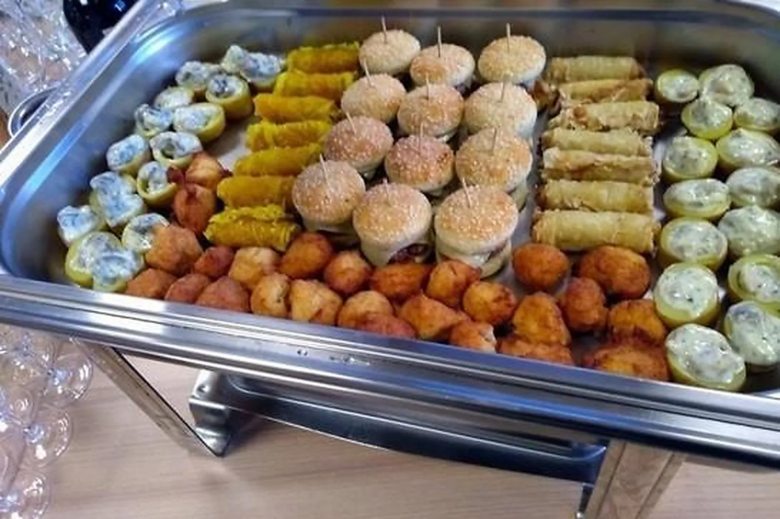 Auvergne-Rhône-Alpes, TRAITEURS - SALLANCHES (HAUTE-SAVOIE) : EMPREINTE 2 SAVEURS