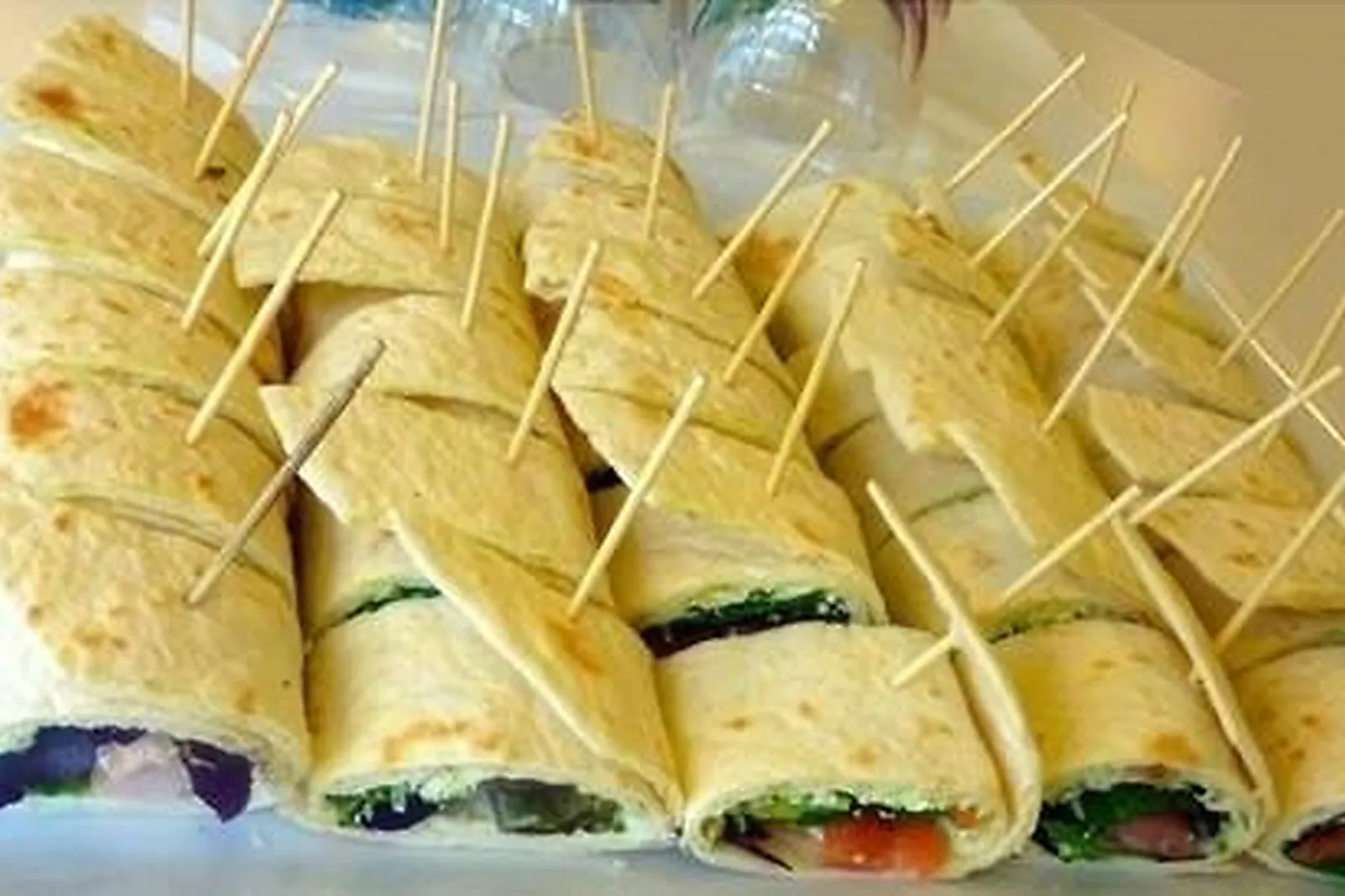 Auvergne-Rhône-Alpes, TRAITEURS - SALLANCHES (HAUTE-SAVOIE) : EMPREINTE 2 SAVEURS