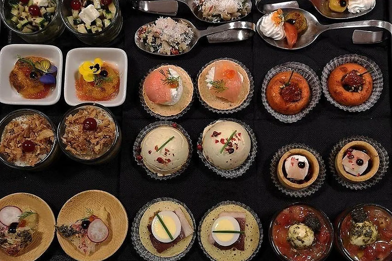 Provence-Alpes-Côte d'Azur, TRAITEURS - SIX-FOURS-LES-PLAGES (VAR) : LES DEUX TOQUES