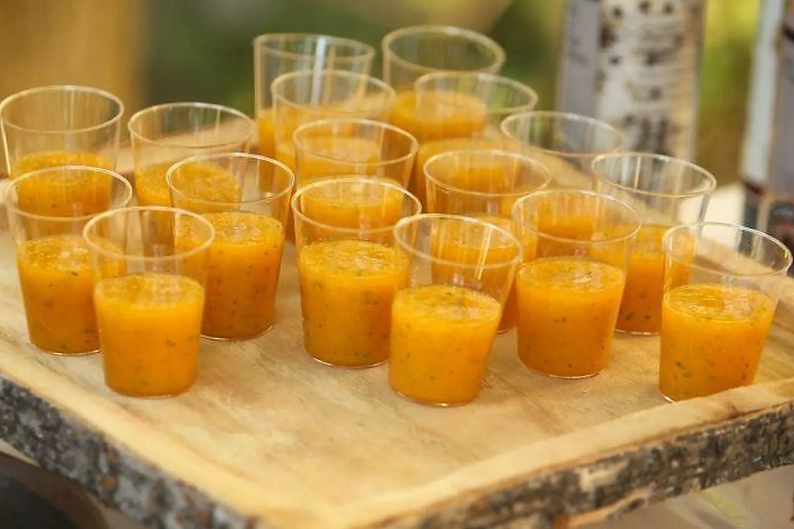 Provence-Alpes-Côte d'Azur, TRAITEURS - SIX-FOURS-LES-PLAGES (VAR) : LES DEUX TOQUES