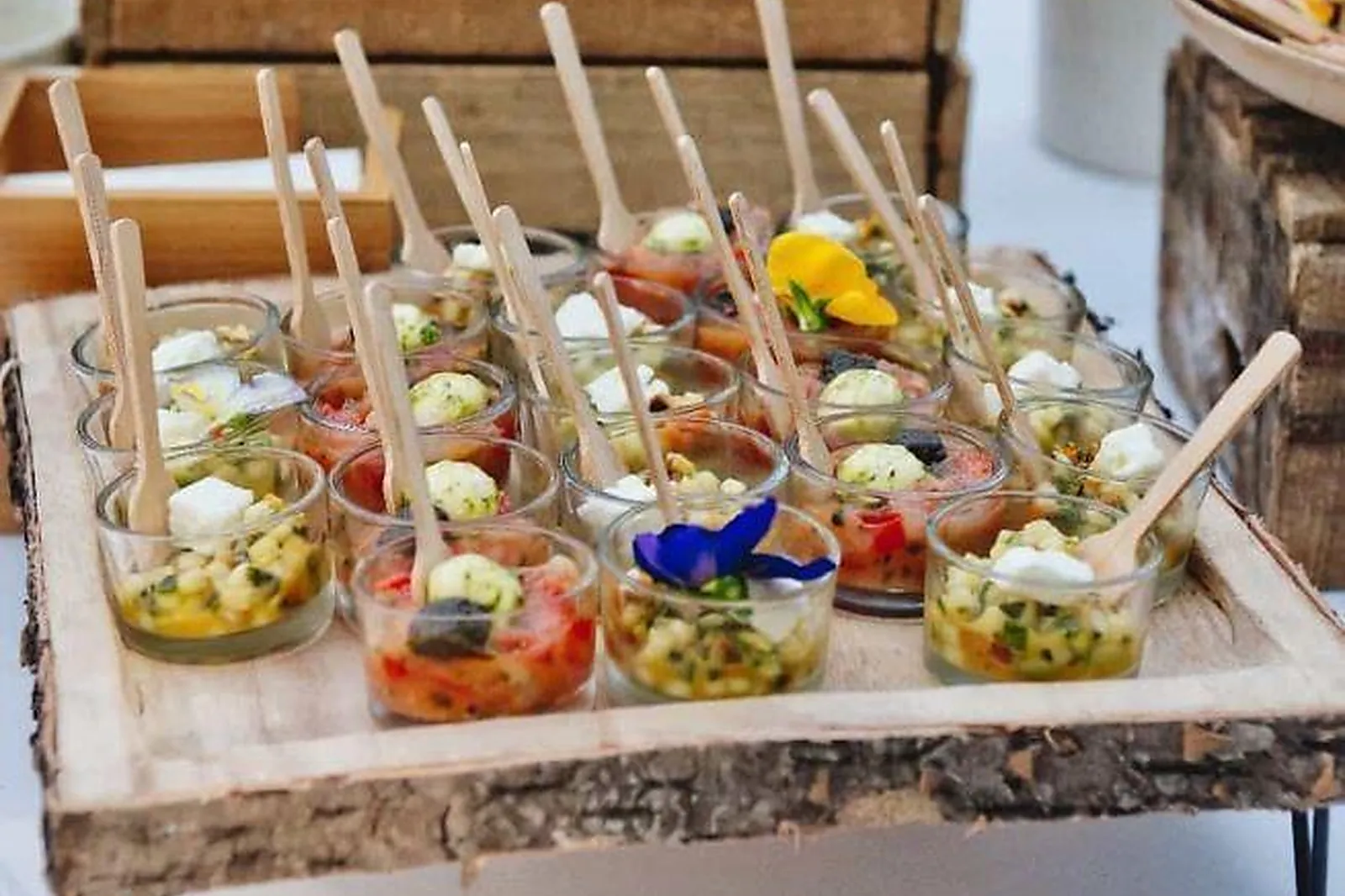 Provence-Alpes-Côte d'Azur, TRAITEURS - SIX-FOURS-LES-PLAGES (VAR) : LES DEUX TOQUES