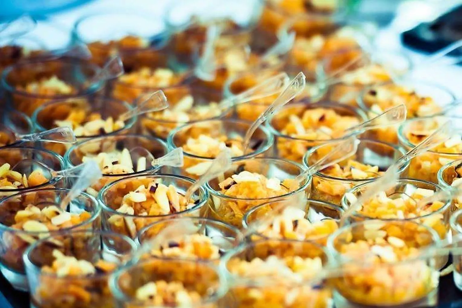 Provence-Alpes-Côte d'Azur, TRAITEURS - SIX-FOURS-LES-PLAGES (VAR) : LES DEUX TOQUES