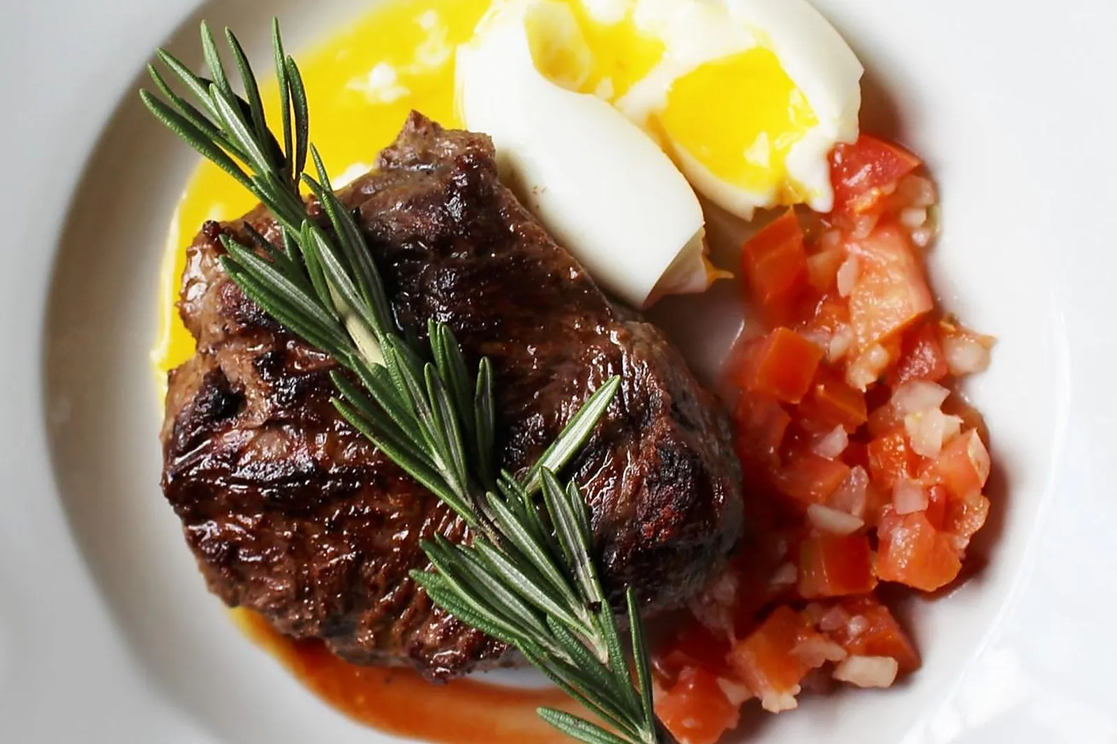 Auvergne-Rhône-Alpes, TRAITEURS - TOUSSIEU (RHÔNE) : HAYRAUD HERVÉ