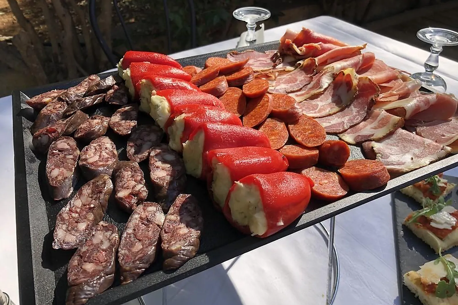 Provence-Alpes-Côte d'Azur, TRAITEURS - TRETS (BOUCHES-DU-RHÔNE) : CINO TRAITEUR