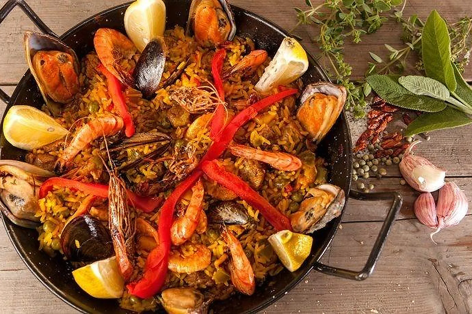 Languedoc-Roussillon-Midi-Pyrénées, TRAITEURS - UCHAUD (GARD) : LA TOQUE GOURMANDE