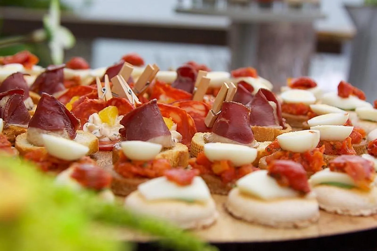 Aquitaine-Limousin-Poitou-Charentes, TRAITEURS - URRUGNE (PYRÉNÉES-ATLANTIQUES) : EIZMENDI TRAITEUR