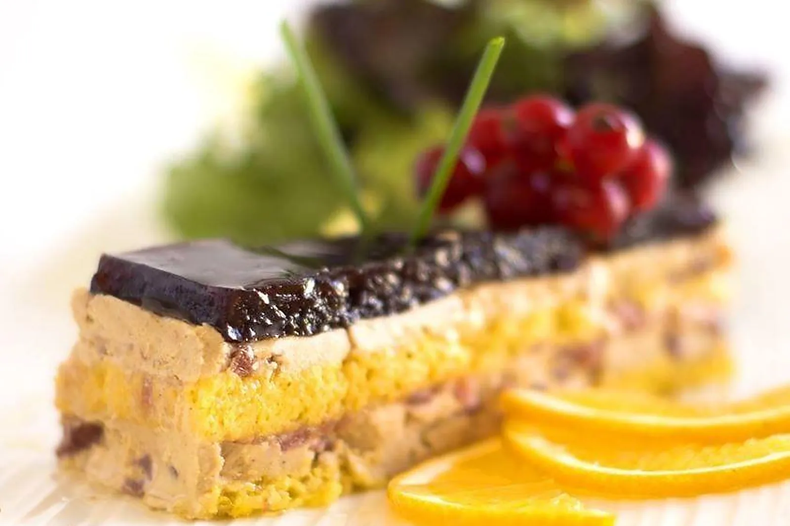 Aquitaine-Limousin-Poitou-Charentes, TRAITEURS - VASLES (DEUX-SÈVRES) : COUTANT ET ASSOCIÉS